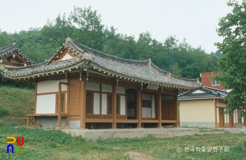 경산 용계서원 정측면