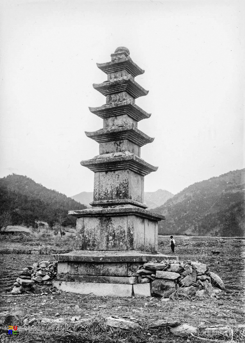 보령 성주사지 오층석탑 정측면