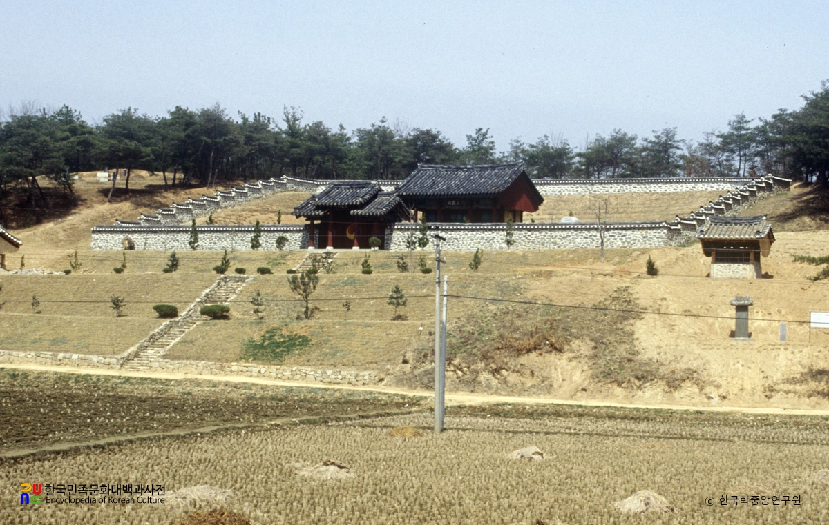 공주 귀산리 만경노씨 삼의사 생가지