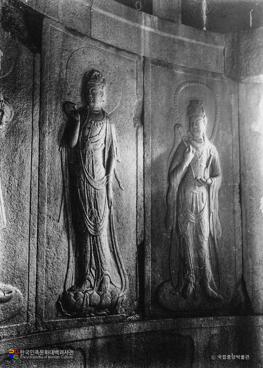 경주 석굴암 보현보살과 제석천