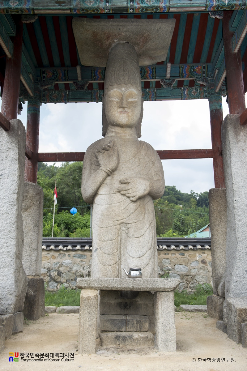 매산리 석조 보살 입상