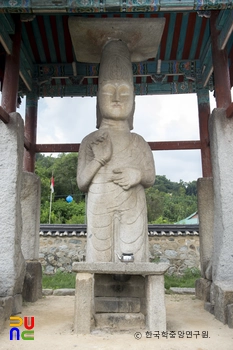 안성 매산리 석불입상