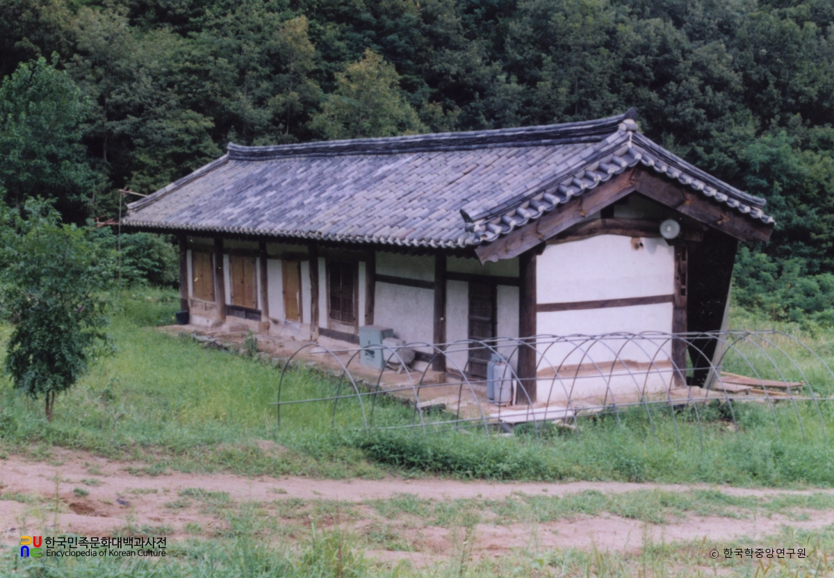 대전 여경암 거업재 후측면
