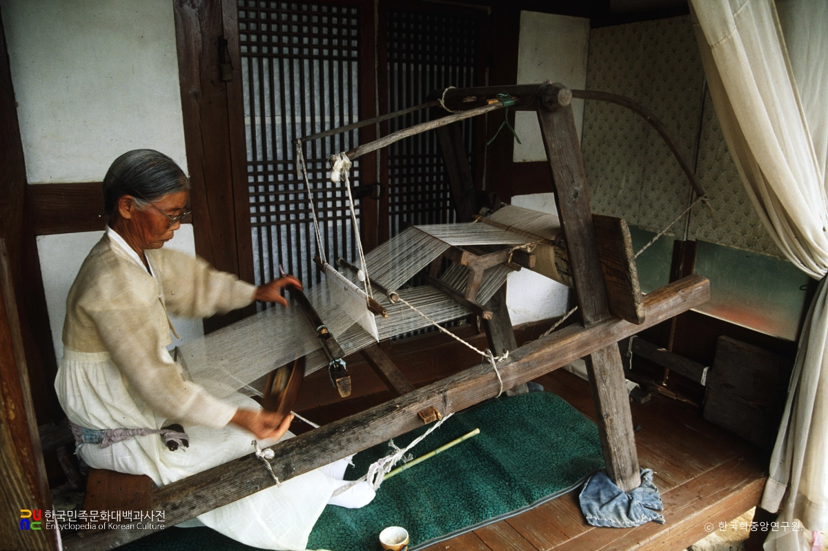 성주 두리실나이 / 베짜는 모습