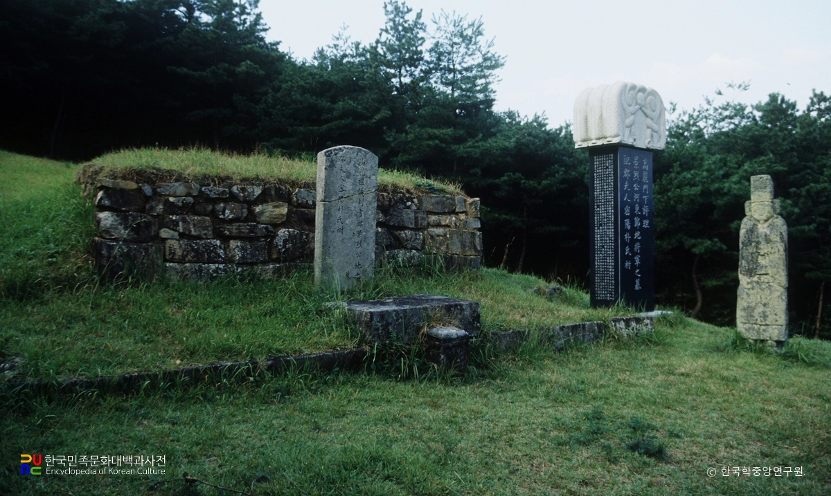 광주 정지 장군 예장석묘 정측면