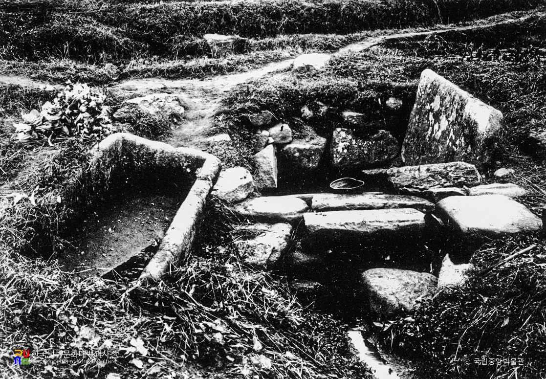 익산 미륵사지 중 석조와 우물