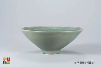 다낭 크라운 카지노 슬롯 머신 양각 모란 넝쿨 무늬 완