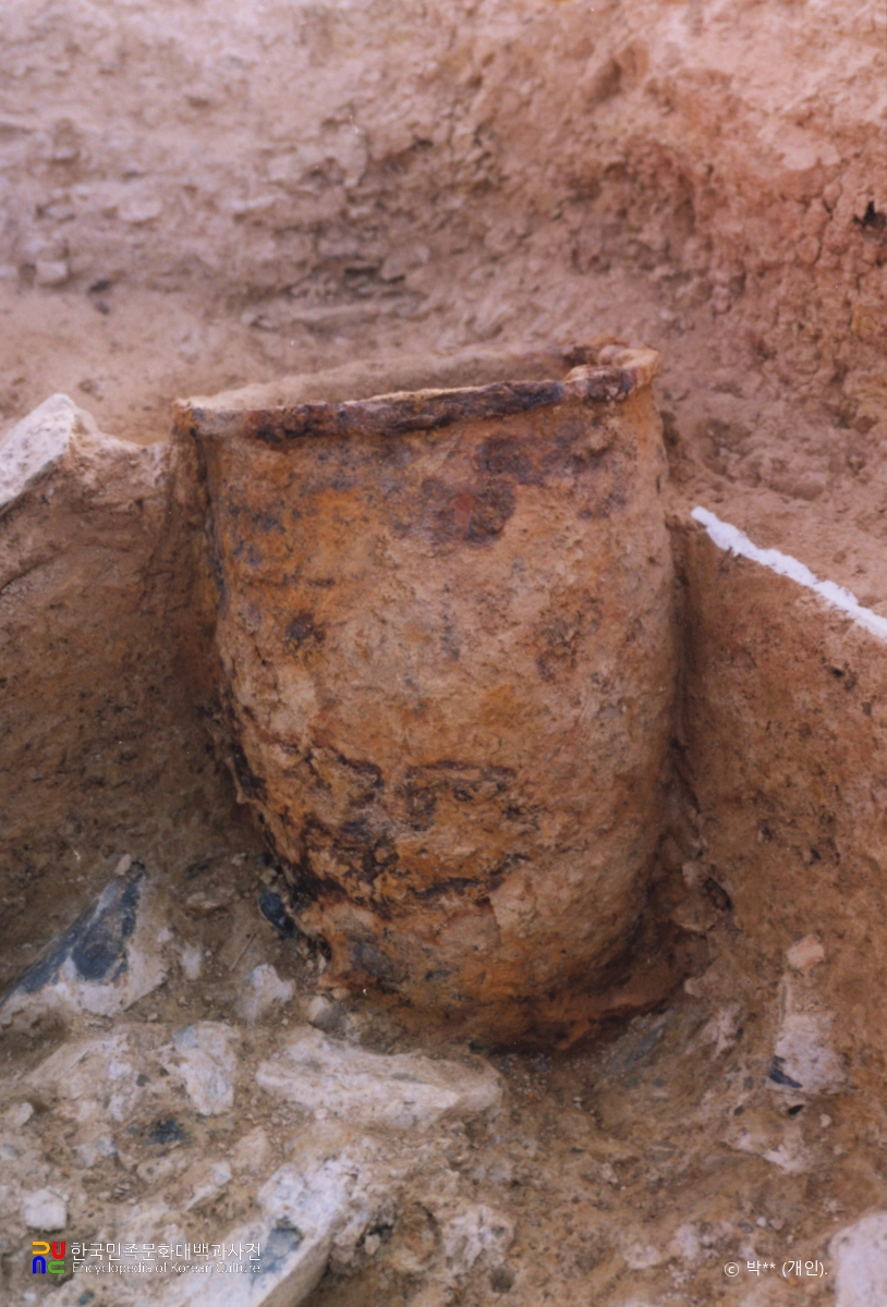 경주 사라리 유적 출토 유물 / 철제 단지