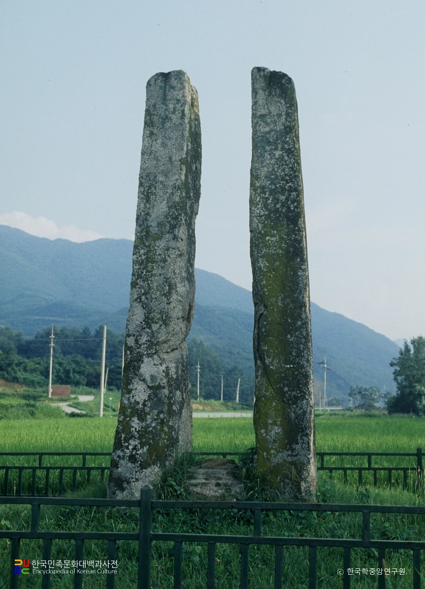괴산 외사리 당간지주