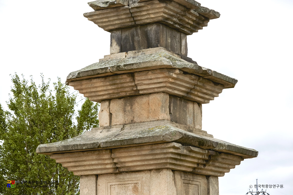경주 고선사지 삼층석탑 탑신 부분