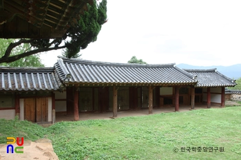 밀양향교 내삼문 후측면