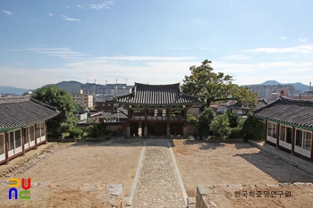 창원 창원향교 경내