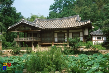 달성 삼가헌 고택 중 하엽정 정면