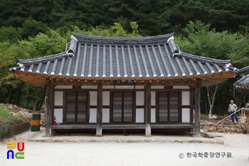 경남 고성 도연서원 중 돈화실 정면