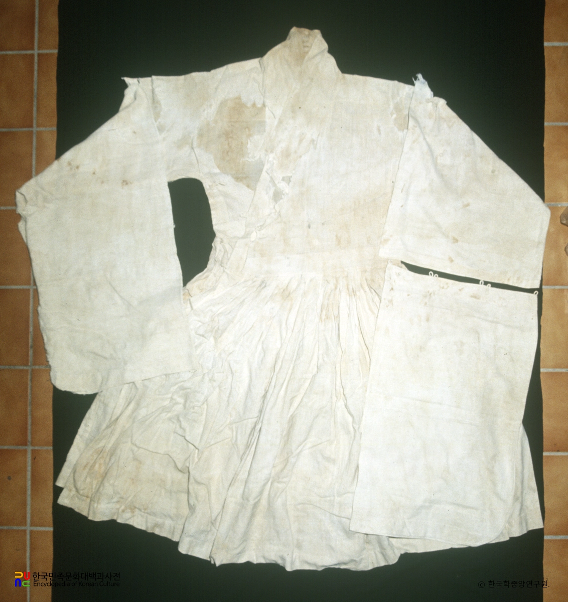 장흥임씨 묘 출토복식