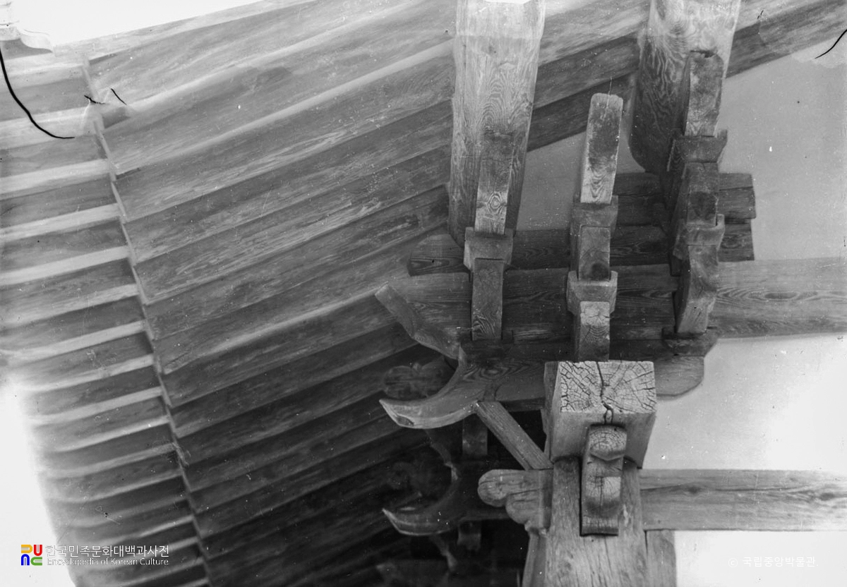 황주 성불사 응진전 처마