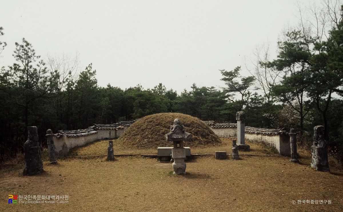 여주 이완 장군 묘 전경
