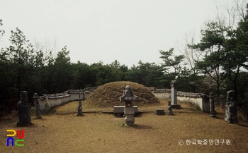 여주 이완 장군 묘 전경