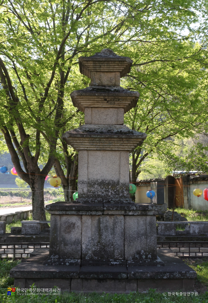 합천 월광사지 삼층석탑 중 서탑