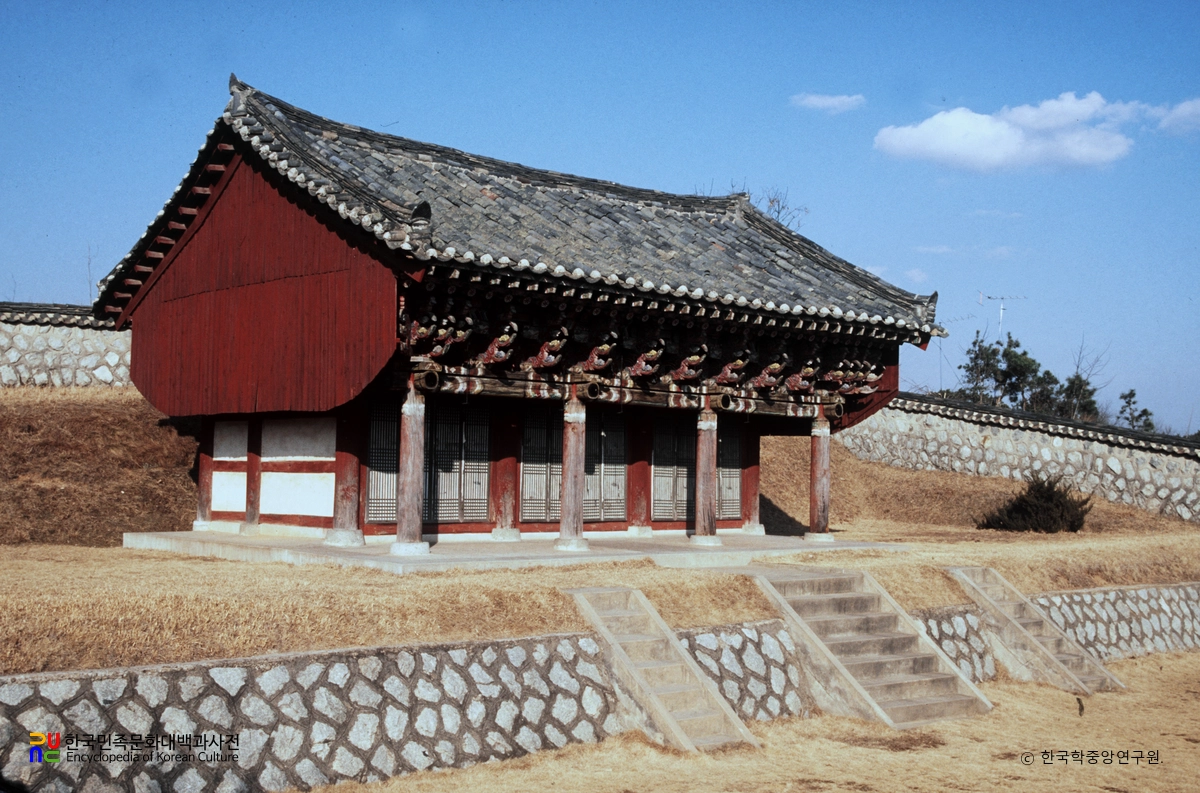 부여 의열사 측면