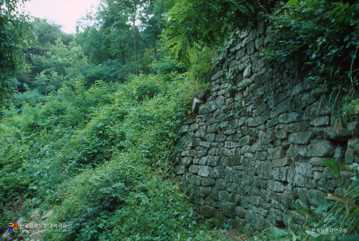 이천 설성산성 성벽