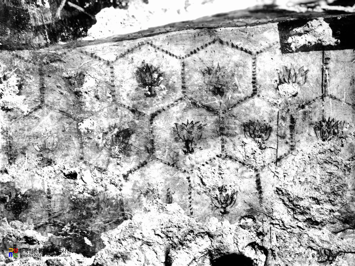 평안남도 순천 천왕지신총 현실 북단 귀갑연화문