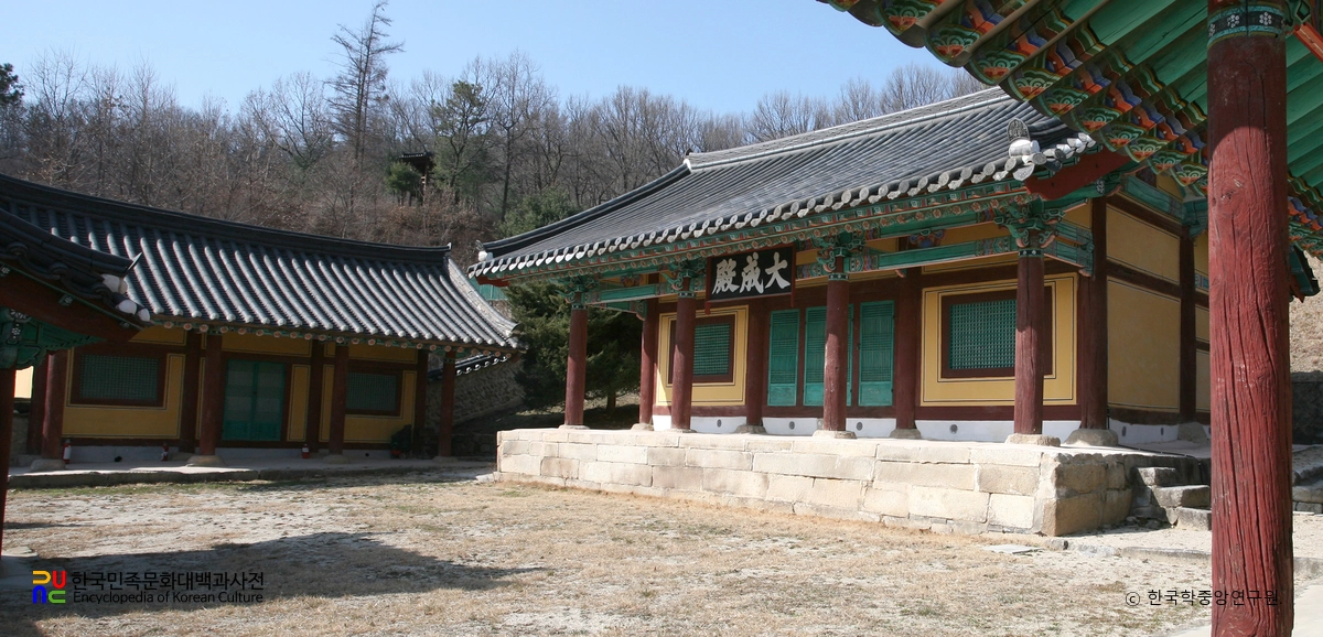 영주향교 대성전 정측면