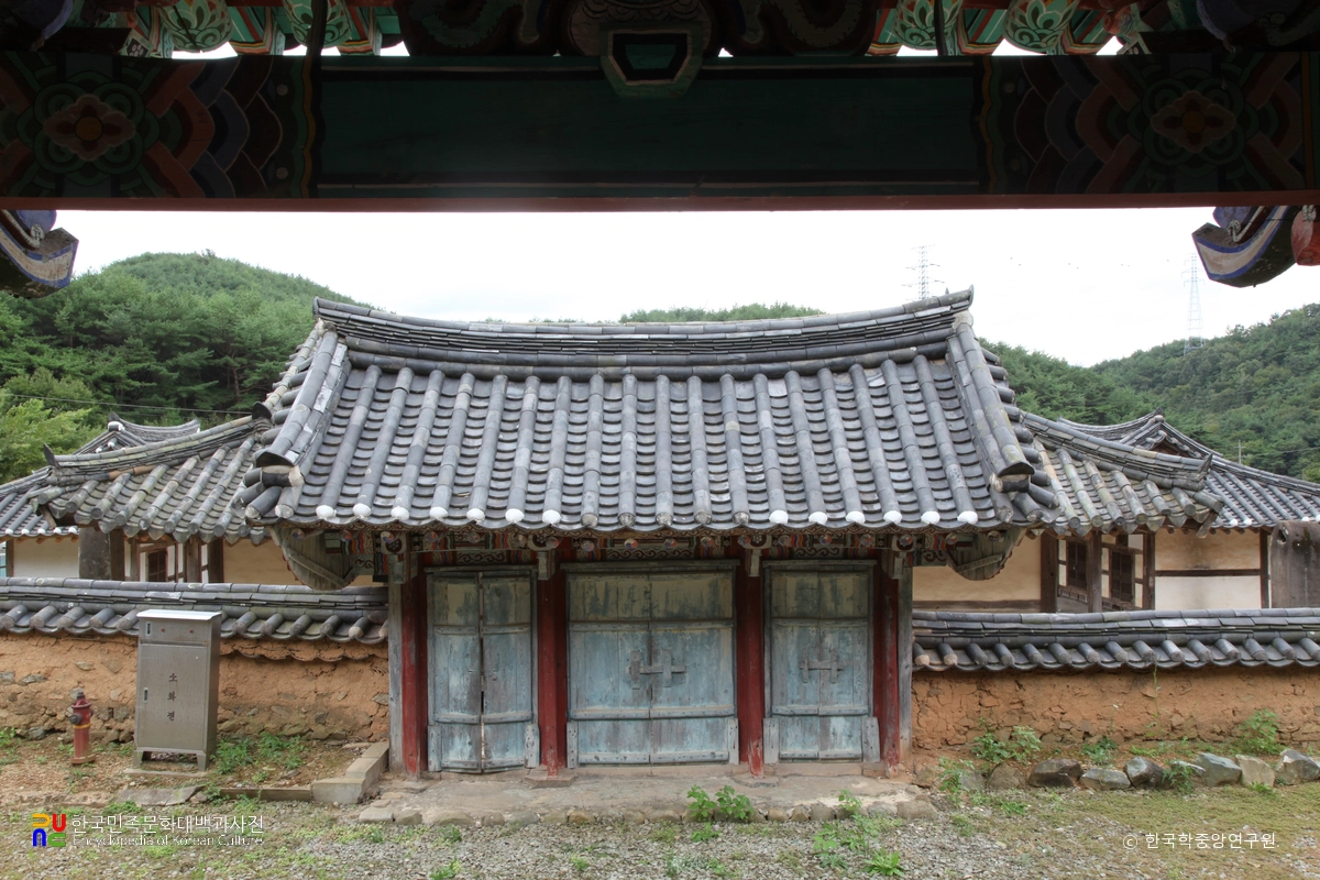 경남 고성 도연서원 중 내삼문 후면