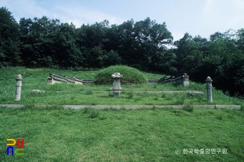 연천 경순왕릉 정면
