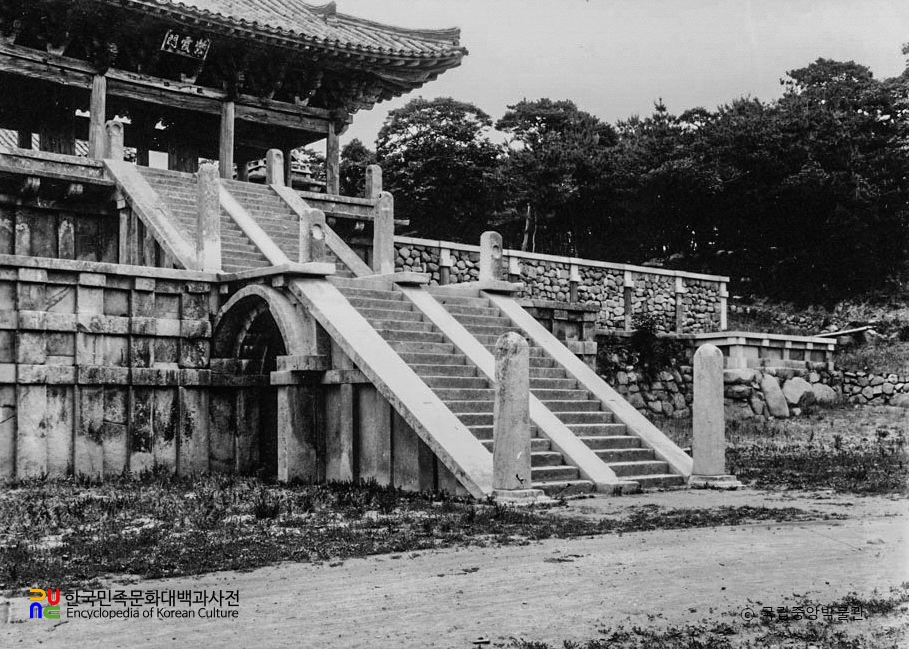 경주 불국사 청운교 및 백운교 정측면