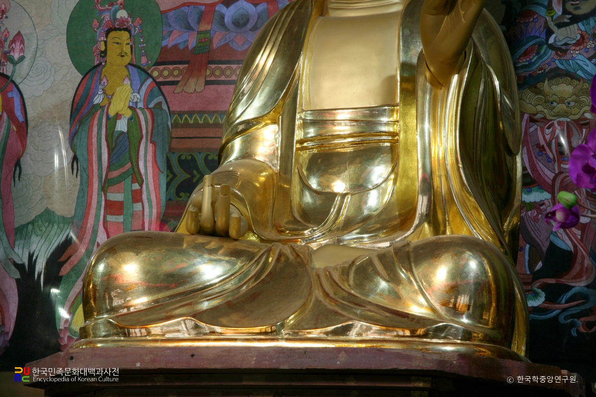 영광 연흥사 목조삼세여래좌상 / 약사