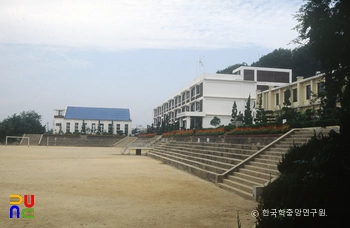 사천국민학교