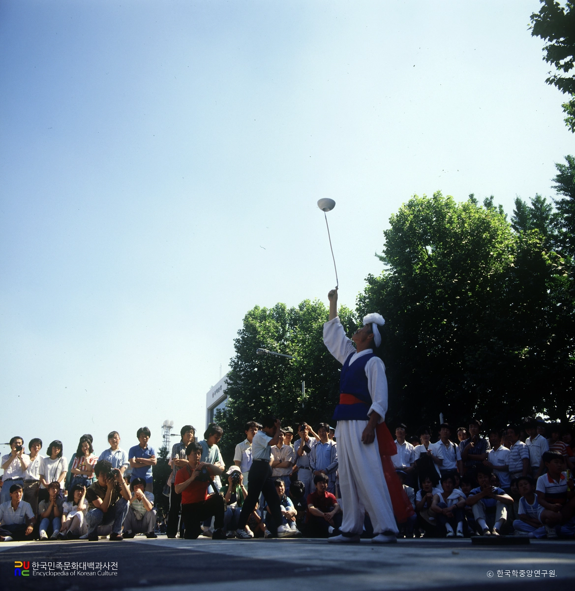 남사당놀이 버나돌리기