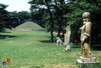 경주 잭팟 슬롯 원성왕릉과 주변 석상