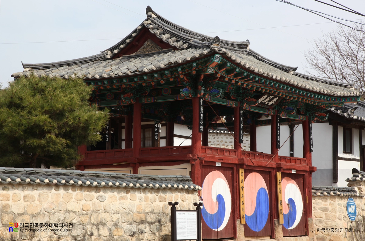 거창향교 중 춘풍루 정측면