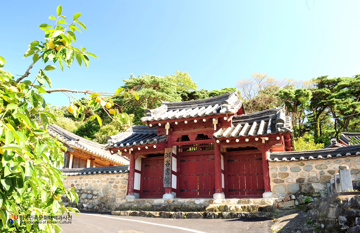장흥 연곡서원 정측면