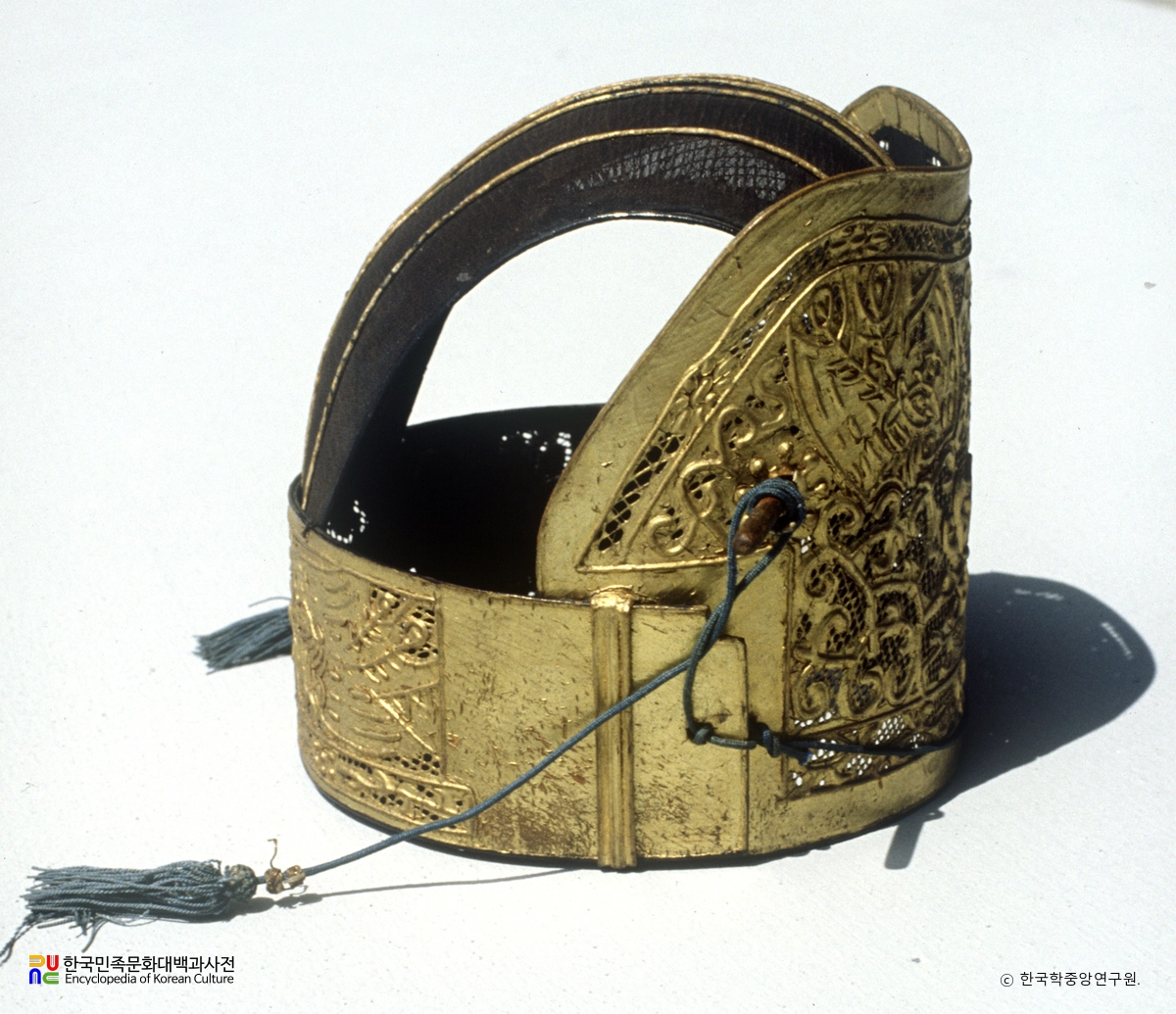 심동신 금관조복 중 금관