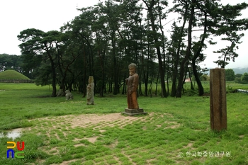 경주 괘릉석상 및 석주 일괄