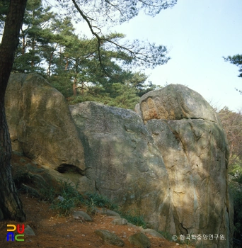 경주 남산 탑곡 마애불상군 동면