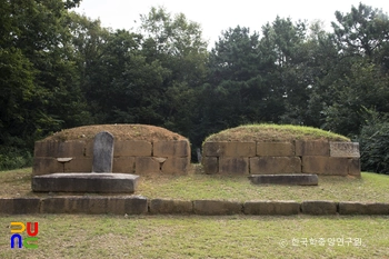 양평 이순몽장군 묘 정면