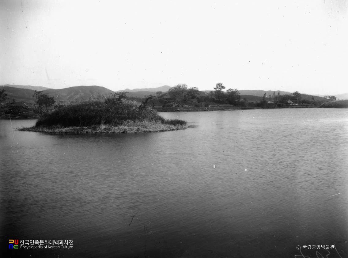 경주 동궁과 월지 중 월지