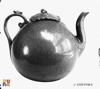 고려 도자 청자양각연당초문주자