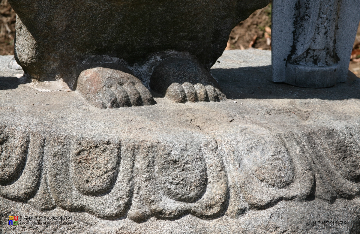 진천 지암리 석조여래입상
