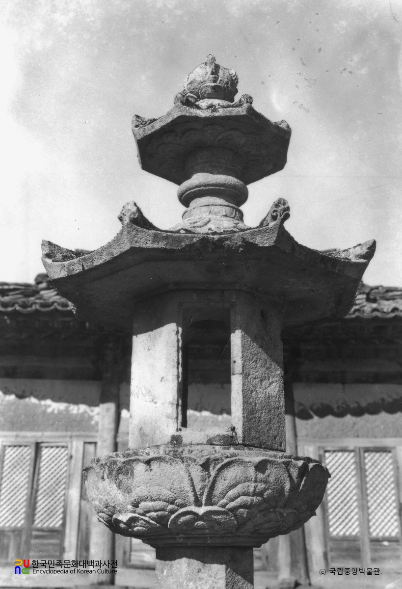 장흥 보림사 남·북 삼층석탑 및 석등 중 석등 상부