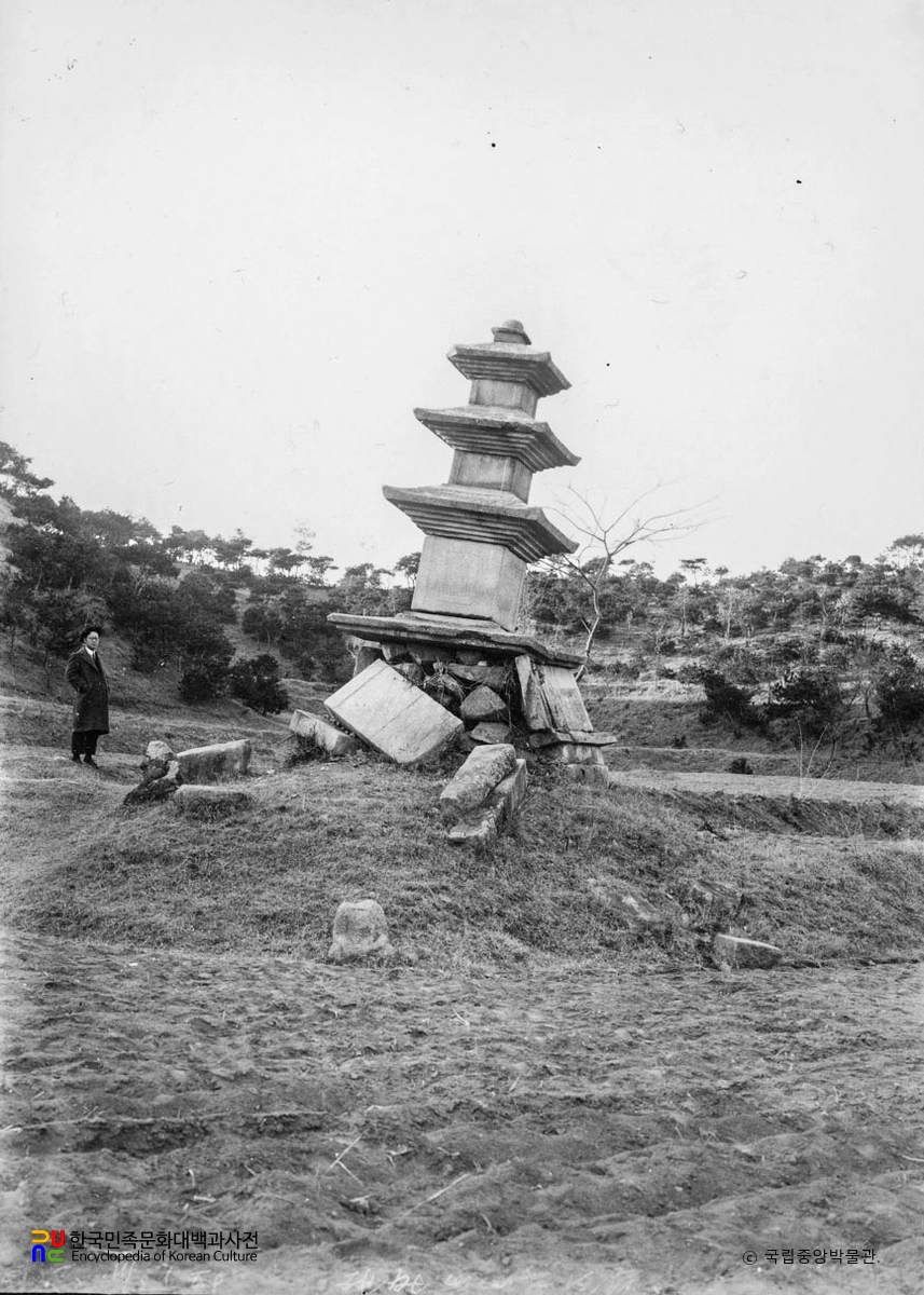 안동 평화동 삼층석탑 복원 전 남동면