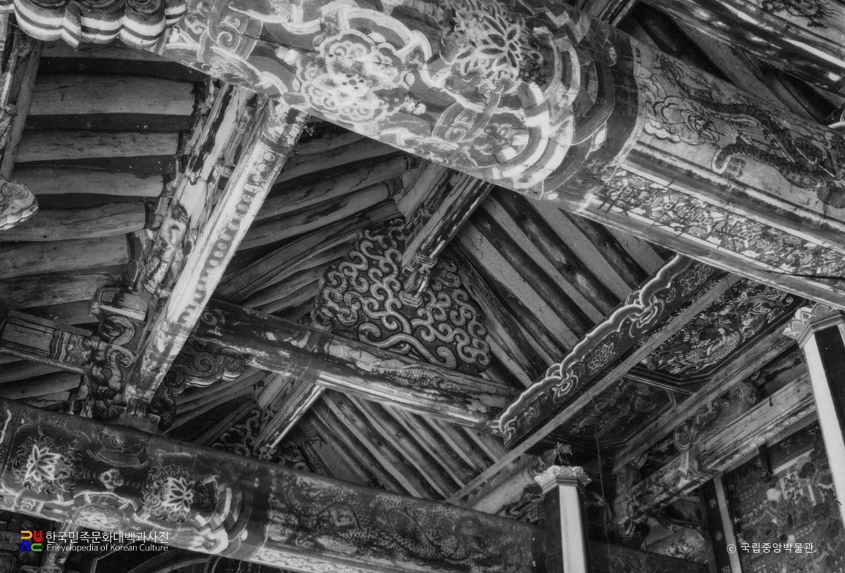 서산 개심사 대웅전 내부 가구