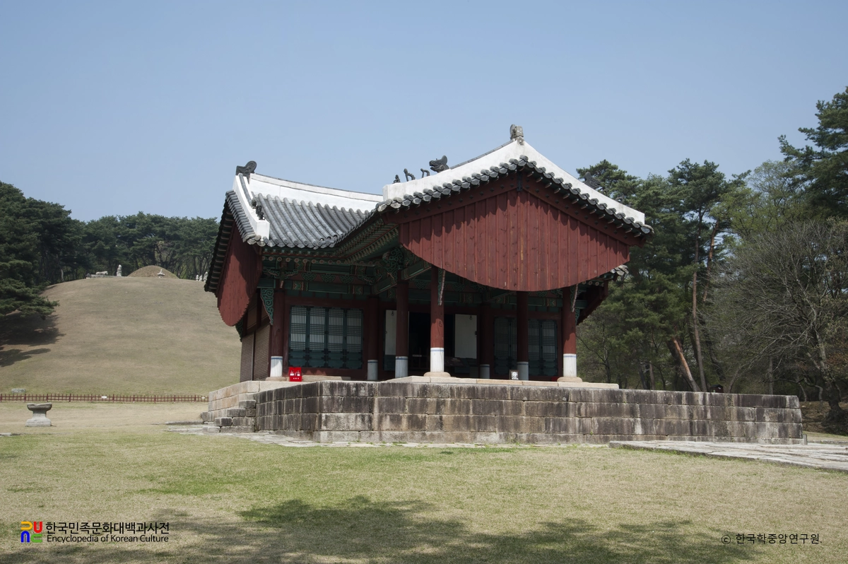 구리 동구릉 건원릉 정자각 정측면