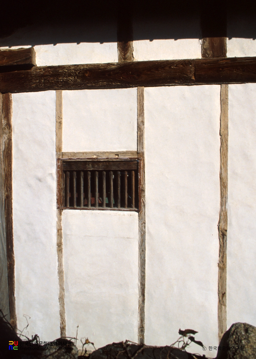 김제 귀신사 대적광전 살창