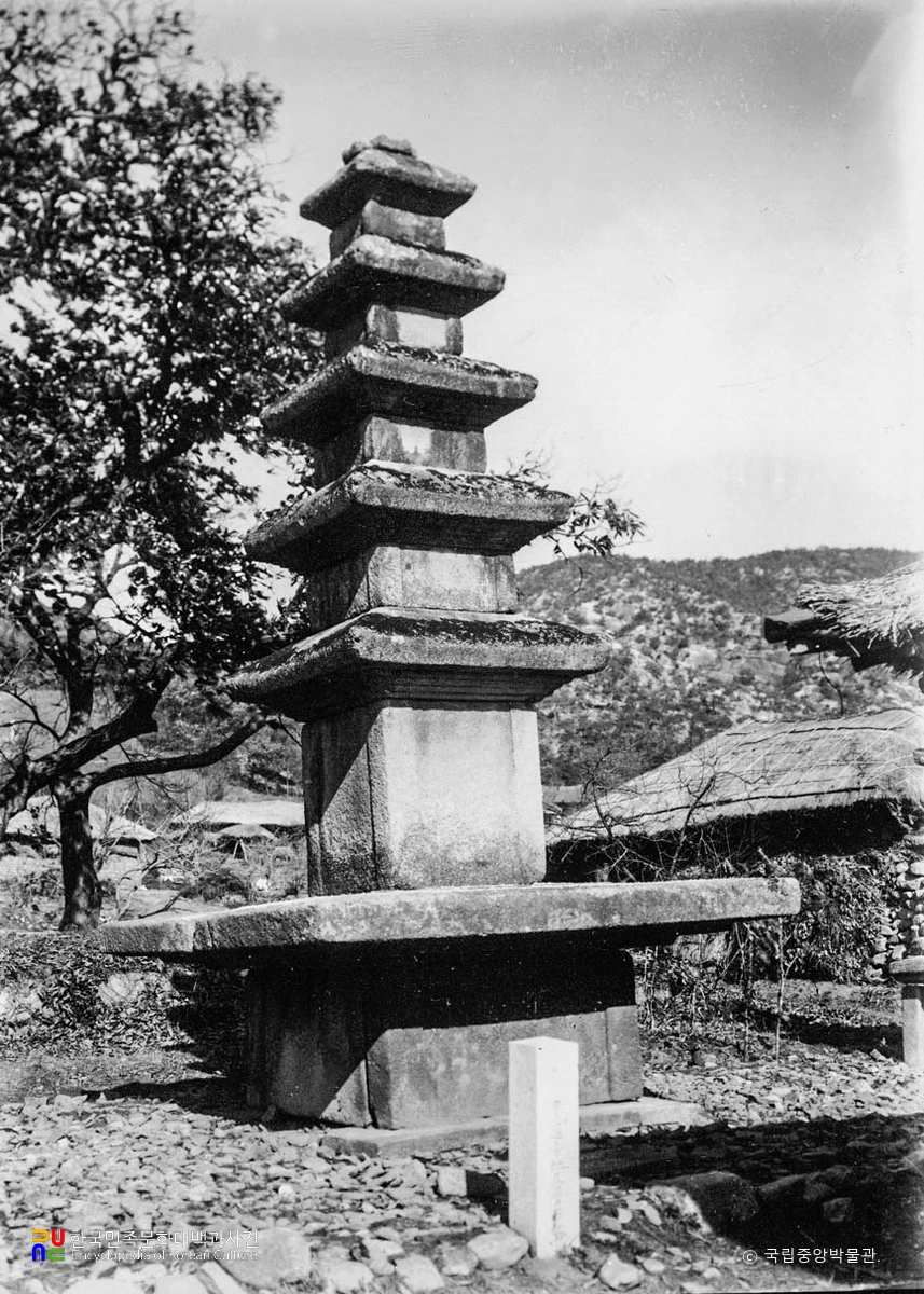 개성 영통사지 오층석탑 정측면