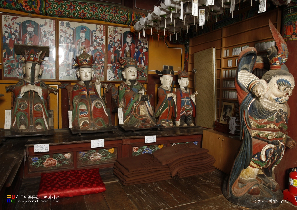 진주 청곡사 목조지장보살삼존상 시왕상(우)